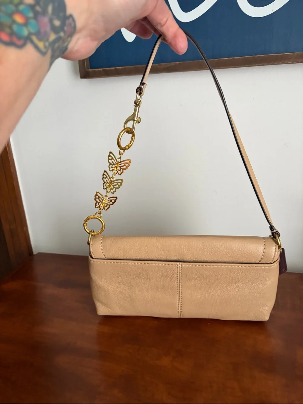 Coach Pebble Leather Shoulder Bag with Gold Butterfly Strap Extender *READ*